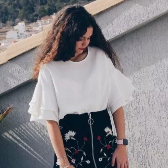 ZARA WOMAN White Round Neck with Flutter Sleeves Blouse - Picture 5 of 5